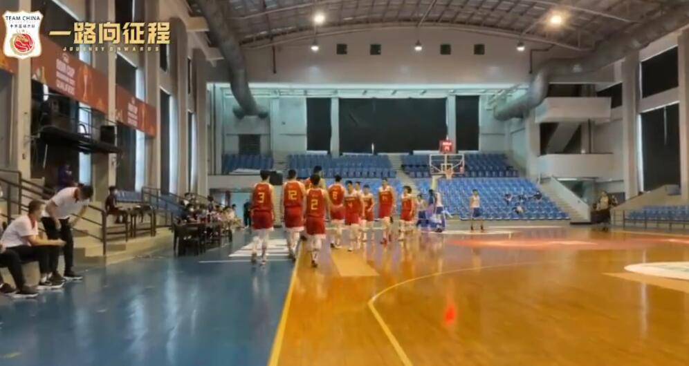 法甲联赛空场进行（透镜｜新冠再次影响世界体坛：NBA多场推迟）