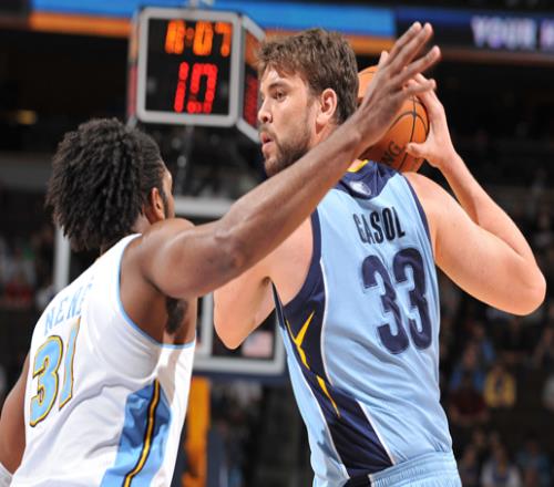 NBA开拓者对阵马刺前瞻赛事:场上强强对话,谁能占据上风